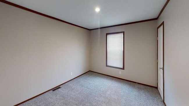 Building Photo - 120 Northwest Dr