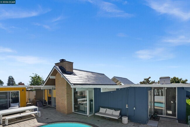 Building Photo - 8010 Shay Dr