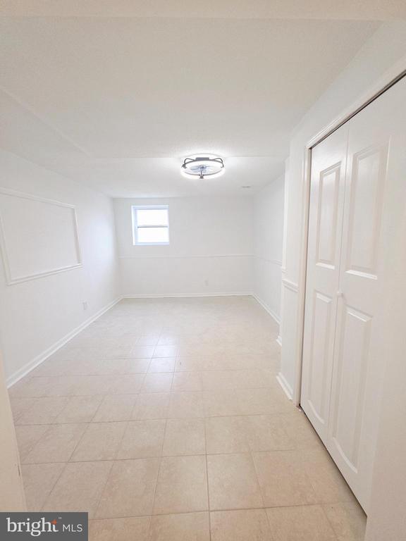 Building Photo - 12817 Lampton Ln