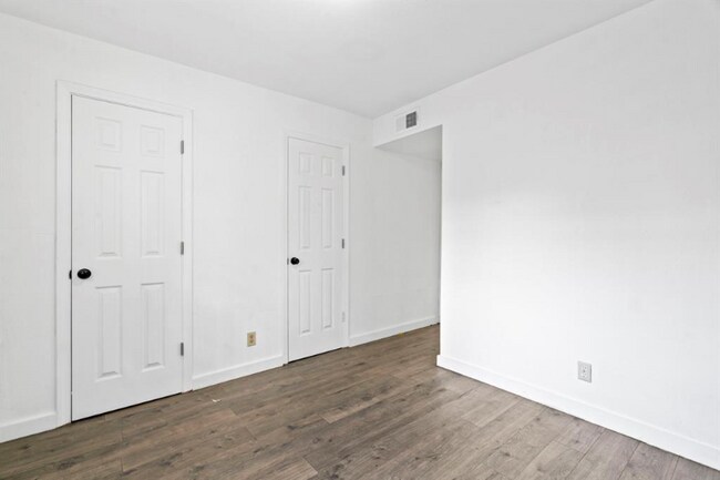 Building Photo - 7430 Mount St