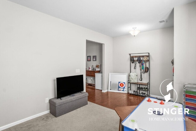 Building Photo - 12 Tugaloo Dr