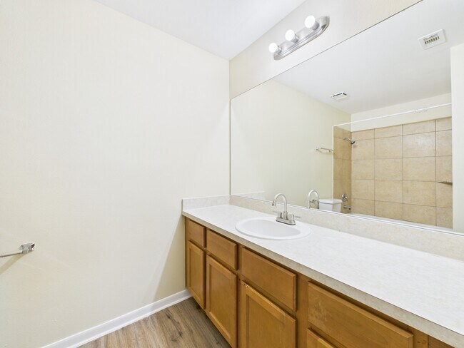 Building Photo - 12642 Ashford Meadow Dr