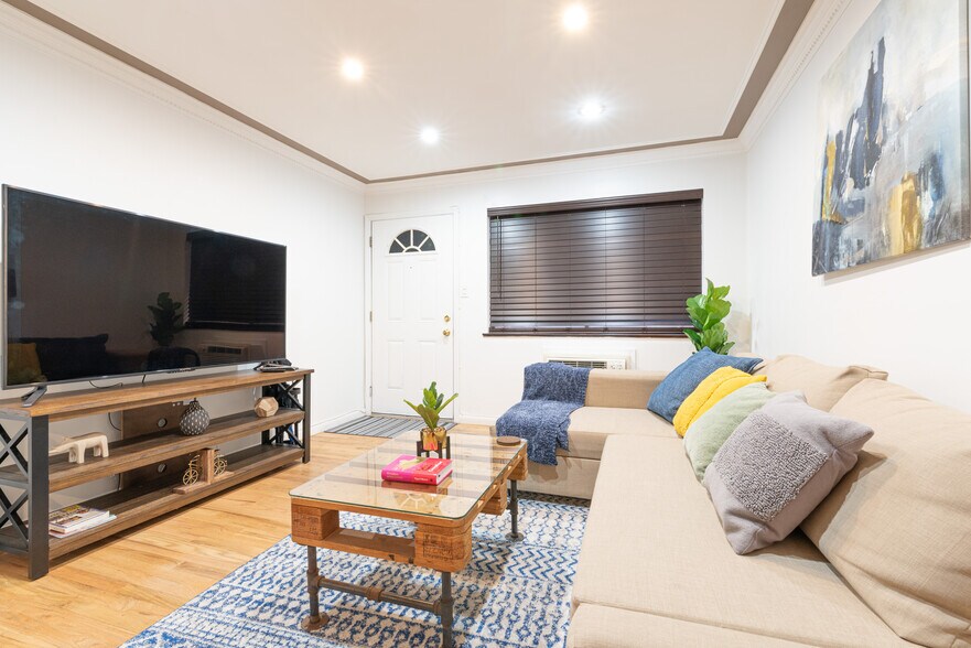 Building Photo - 74 69th St