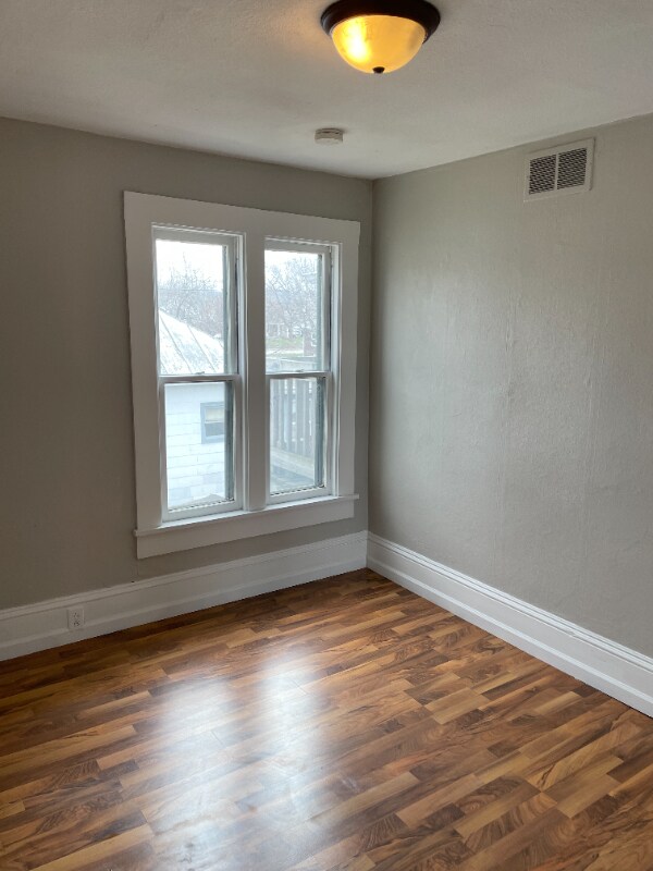 Building Photo - 1033 Redfield St