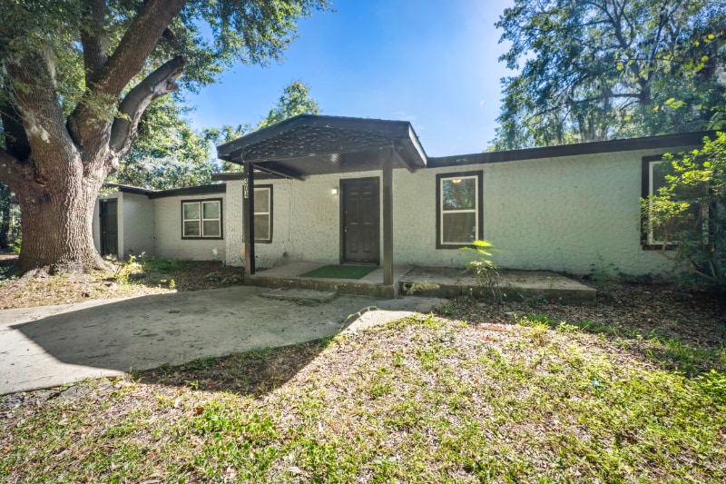 Building Photo - 304 Bernard Rd