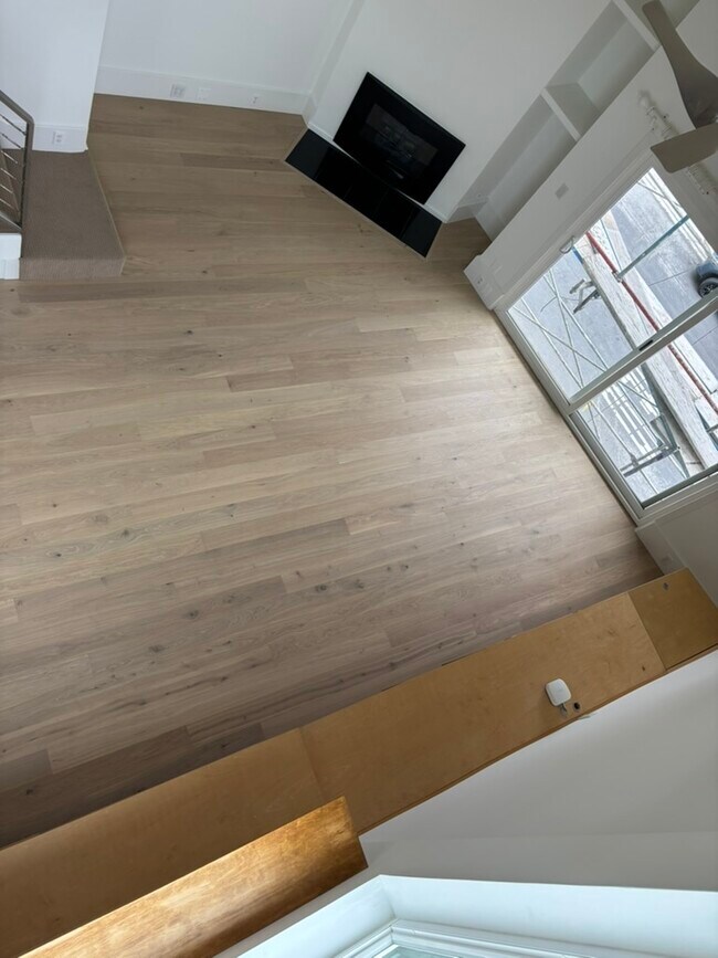 Building Photo - 12217 Rochester Ave