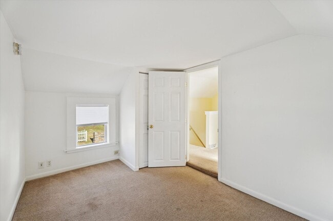 Building Photo - Charming 2-Bedroom Single-Family Home with off Street Parking