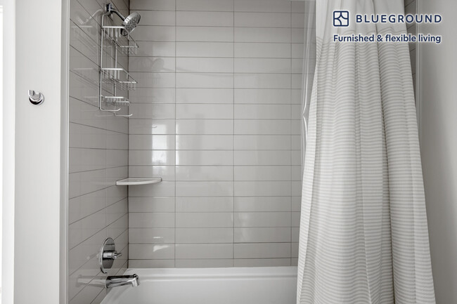 Building Photo - 3000 Pearl Pkwy