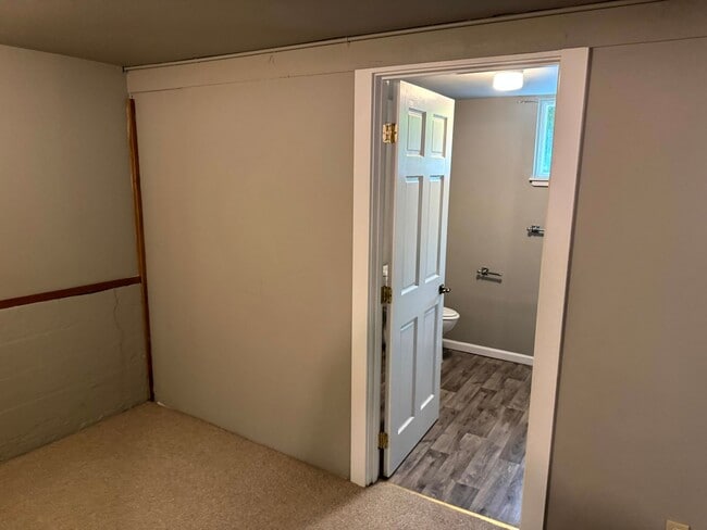Building Photo - 4 Bedroom House Near Downtown Eugene