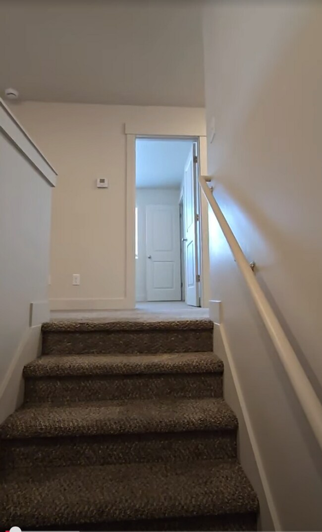 Building Photo - Join this growing Mapleton Village Community.