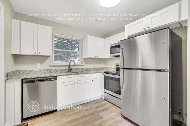 Building Photo - 5815 Oliver St