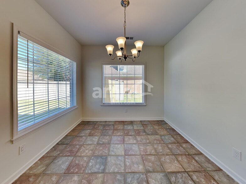 Building Photo - 13136 Braybourne Pkwy