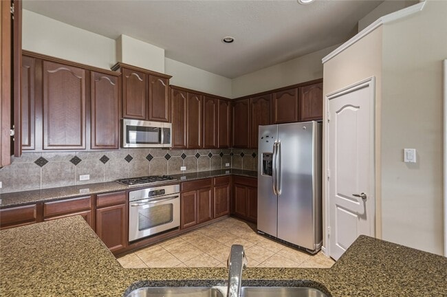 Building Photo - 10906 Angel Lake Dr