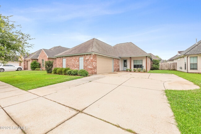 Building Photo - 110 Olivewood Dr