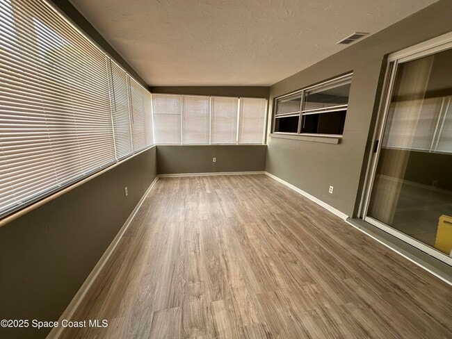 Building Photo - 2542 Leewood Blvd