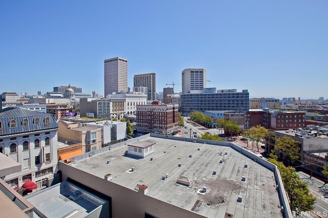 Building Photo - Luxury Penthouse at The Hayes with large p...