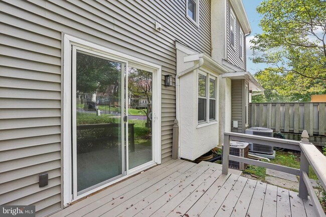 Building Photo - 3202 Eaton Ct