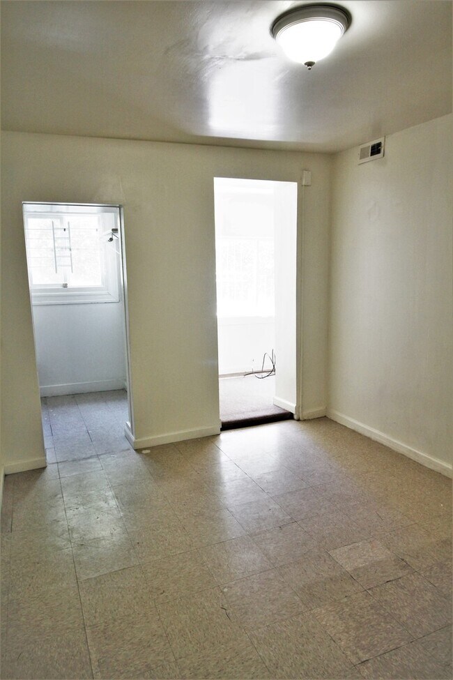 Building Photo - 2024/2025 JHU Homewood Off-Campus 6bd/3ba ...
