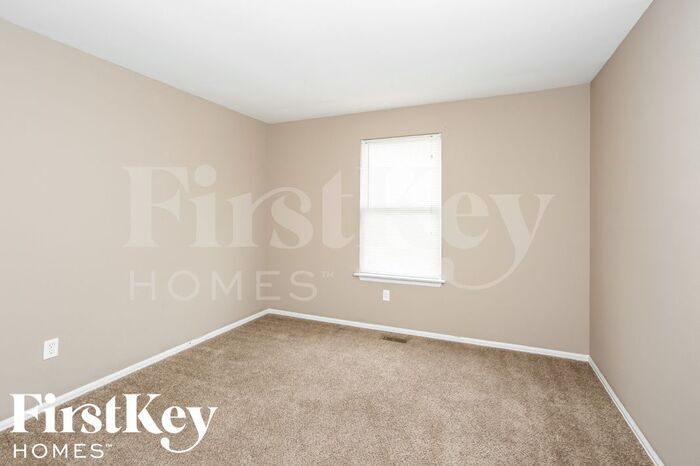 Building Photo - 611 Foxtail Dr
