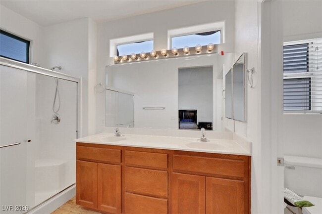 Building Photo - 1935 Valley Center Dr