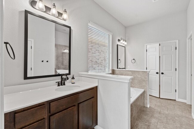 Building Photo - 21824 Agarito Ln