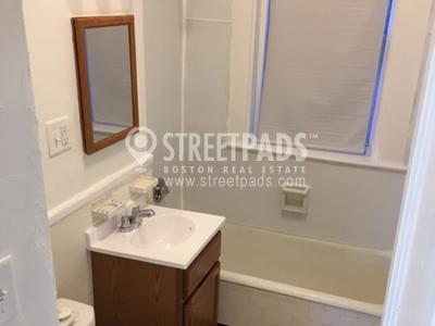 Building Photo - bedroom in Boston MA 02135