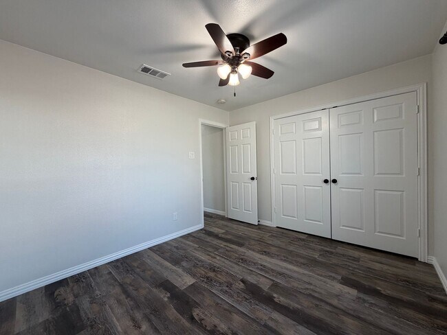 Building Photo - AVAILABLE NOW 3 BEDROOM 2 BATH HOME IN SAGINAW