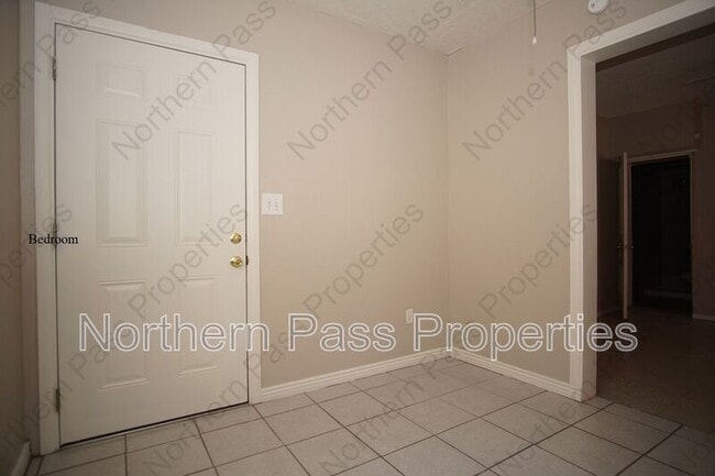 Building Photo - 219 W Rio Grande Ave