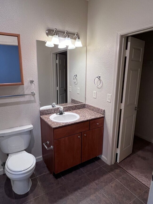 Building Photo - NICE CONDO IN ANTELOPE!!