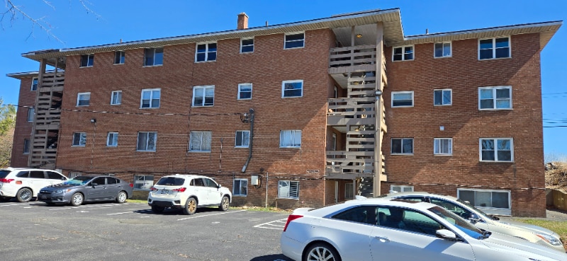 Primary Photo - 61 Vandenburgh Ave