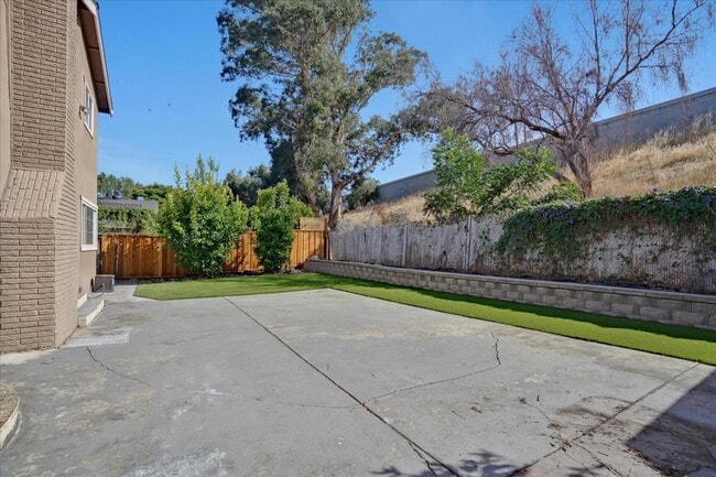 Building Photo - 47450 Cholla St