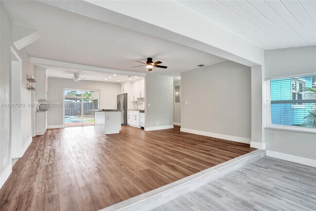 Building Photo - 2281 SW 15th St