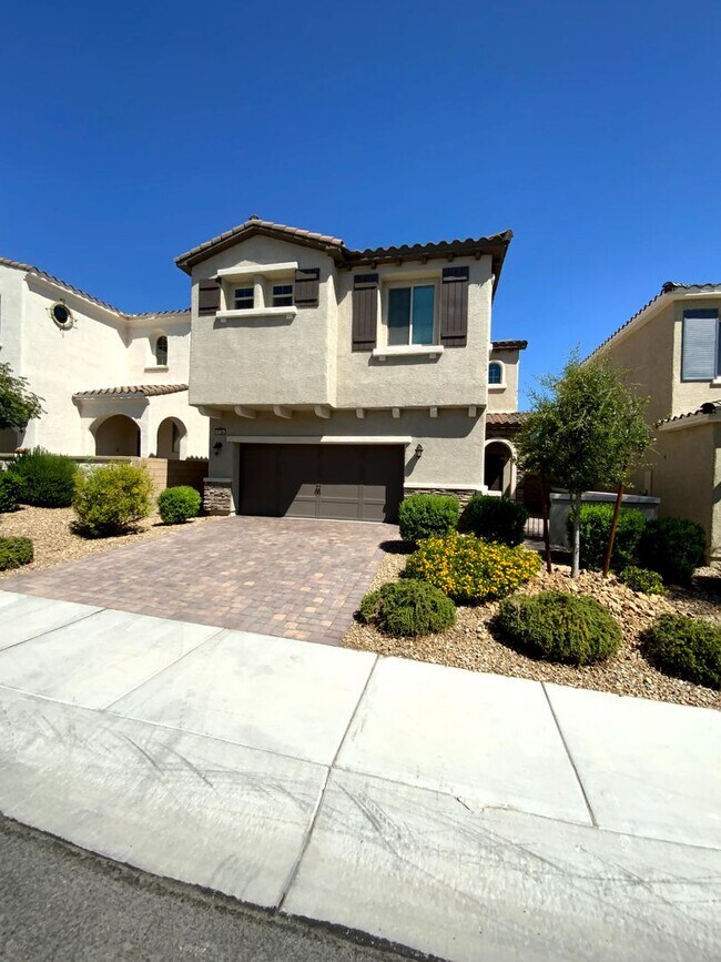 SKYE CANYON 2 STORY WITH PAVER DRIVEWAY AN... 9726 Canyon Landing Ave