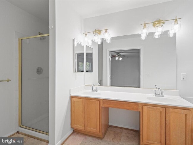 Building Photo - 7700 Shadowcreek Terrace