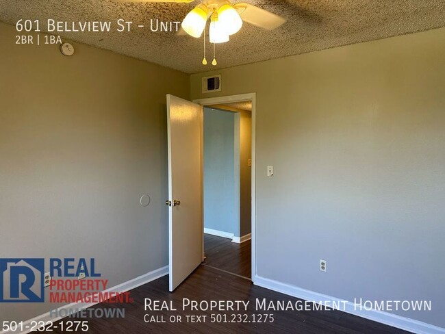 Building Photo - 2 Bed 1 Bath Apartment close to Oaklawn