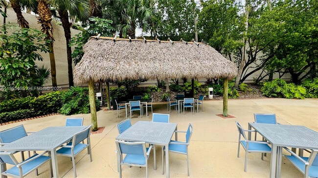 Building Photo - 540 Brickell Key Dr