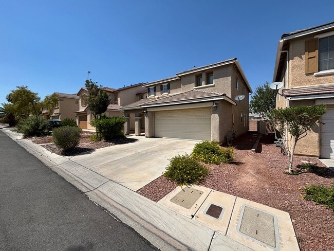 Building Photo - Gorgeous 3bed/1bath home!