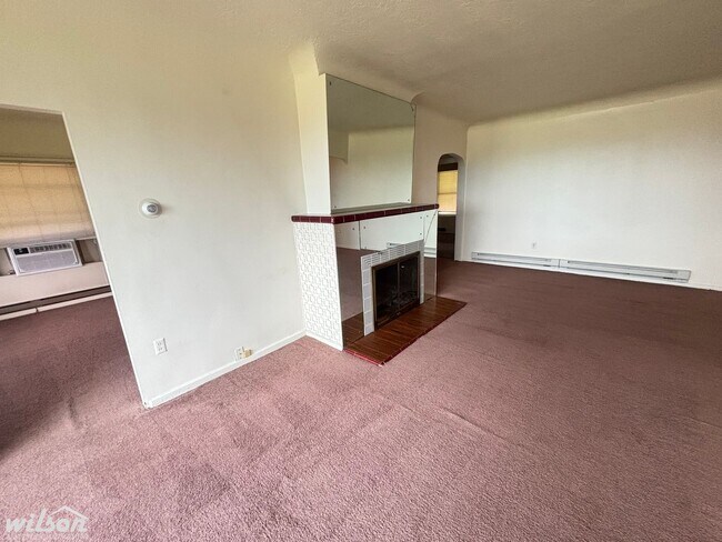 Building Photo - 216 S 49th St