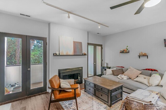 Building Photo - 501 Fenton Pl