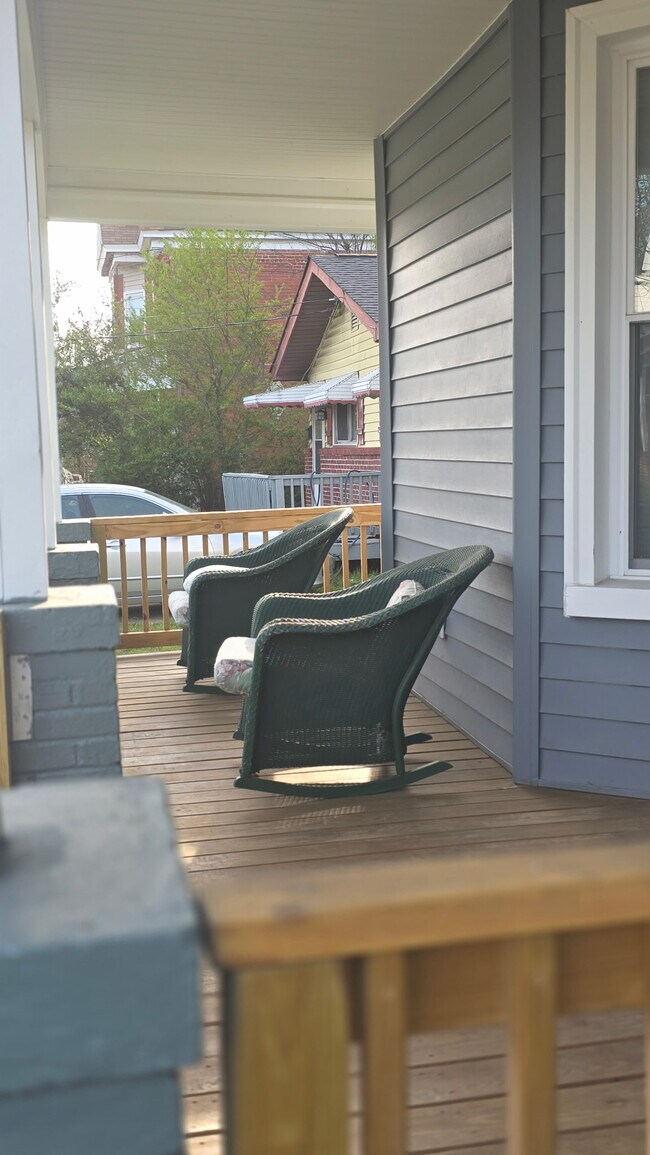 Building Photo - 641 29th St