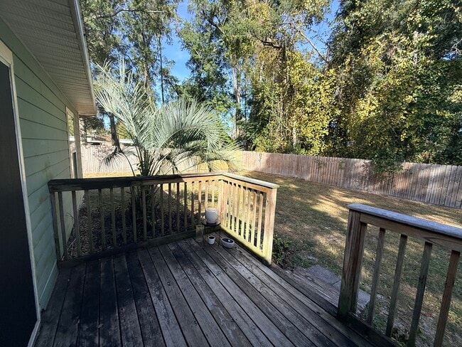 Building Photo - 279 SE Forest Terrace