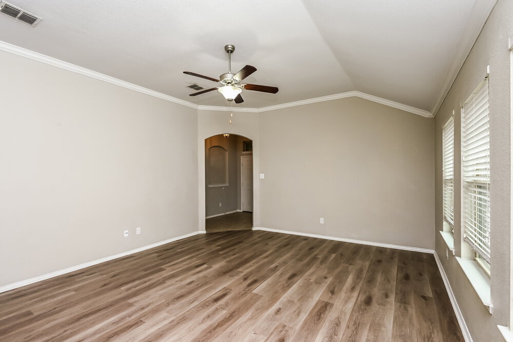 Building Photo - 900 W Bend Blvd