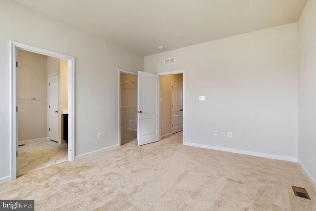 Building Photo - 5986 Passend Dr