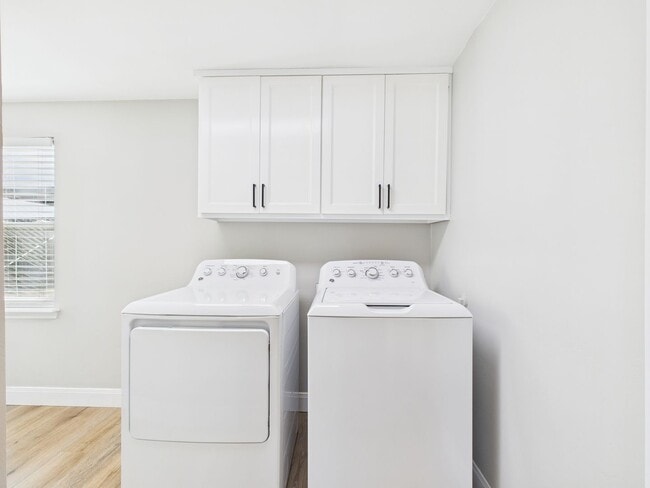 Building Photo - 3412 NE 16th Ave