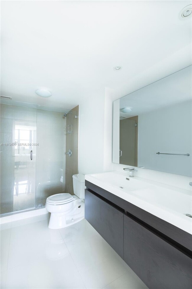 Building Photo - 5701 Collins Ave