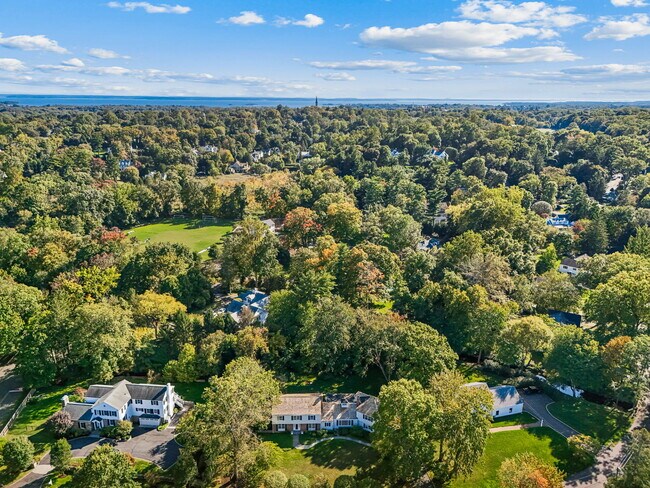 Building Photo - 18 Echo Ln