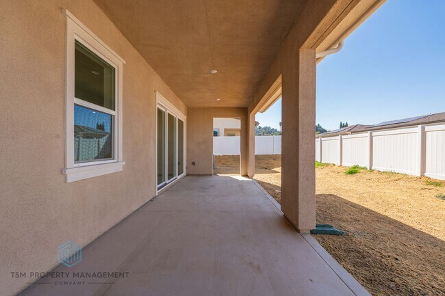 Building Photo - 15437 La Subida Dr