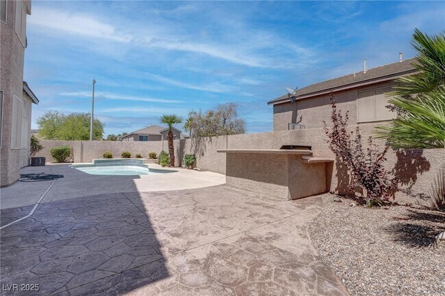 Building Photo - 242 Water Bridge Ct