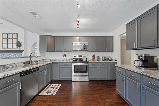 Building Photo - 105 Violet Dr