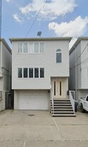 Building Photo - 166 Chestnut St